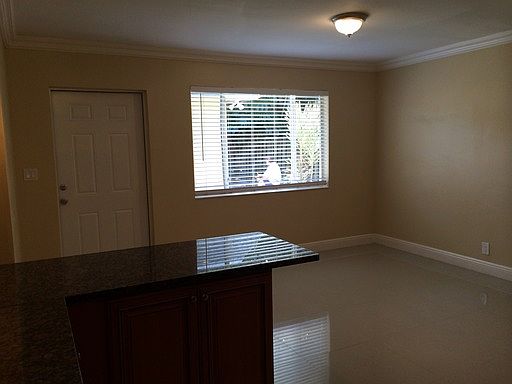 5th image of 113 SE 11th Ave