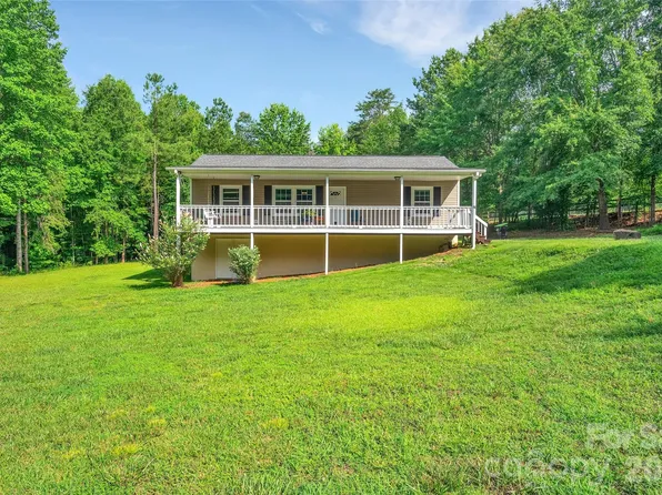 1095 E Prince Rd, Landrum, SC 29356
