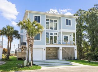 232 Tecumseh Ln, Mary Esther, FL 32569