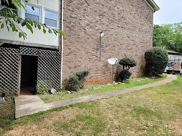 Building Photo - 127 Eaglewood Way