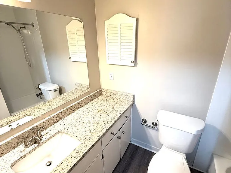 5712 Roxboro Dr — Photo 10