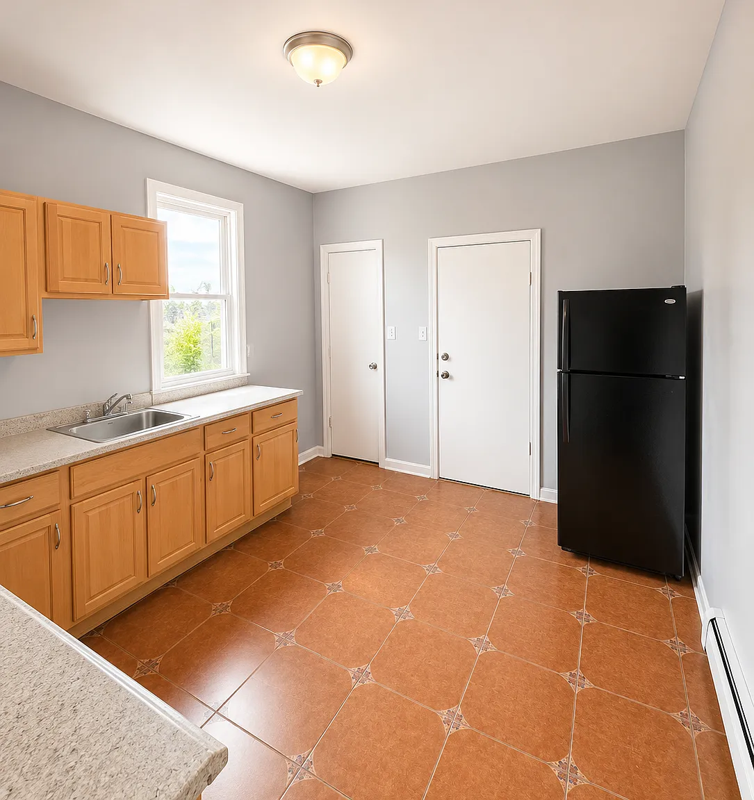 3 bed, 1.0 bath, 750 sqft, $1,800 — Photo 2