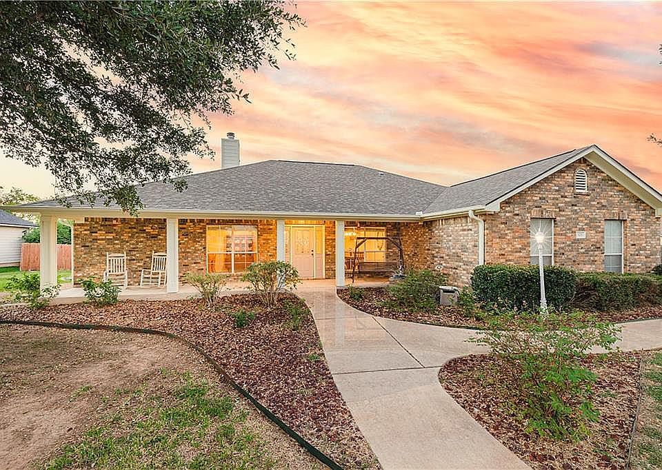 1st image of 123 Blanco Dr