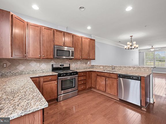 3rd image of 5924 Talbot Dr