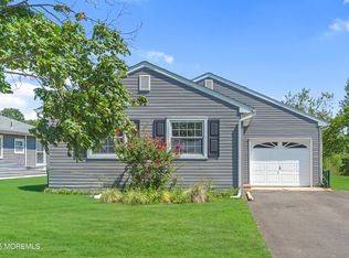 214 Harrington Dr N, Toms River, NJ