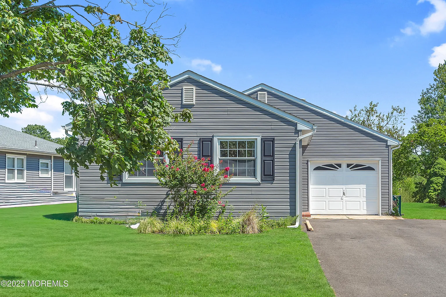 214 Harrington Drive N photo 1
