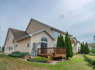 1124 Quinlan Dr, Pewaukee, WI 53072