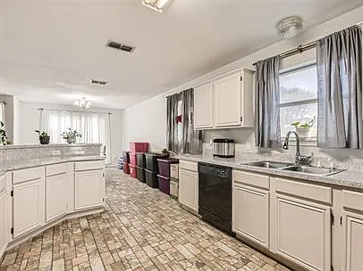 8128 Heritage Place Dr — Photo 5