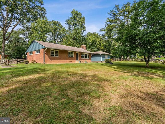 4th image of 4106 Wakefield Dr