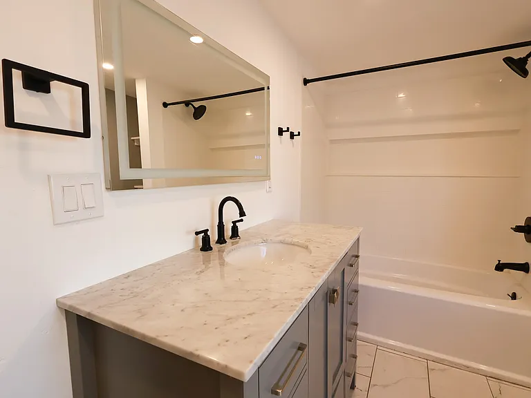 615 E Waverly St — Photo 13