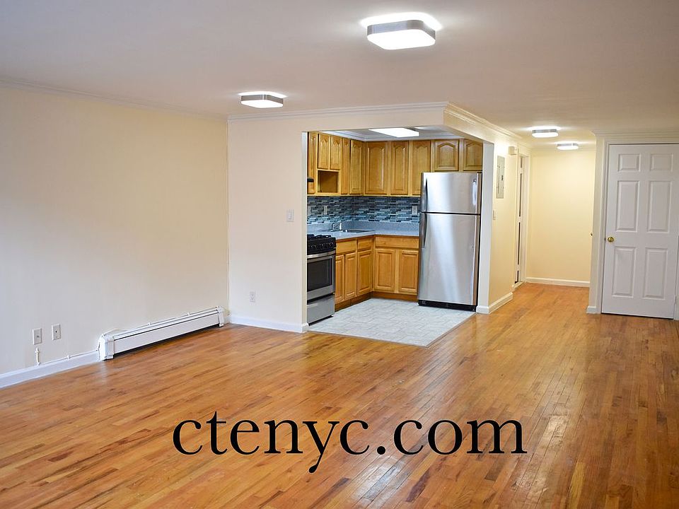 2nd image of 781 Lexington Ave #1