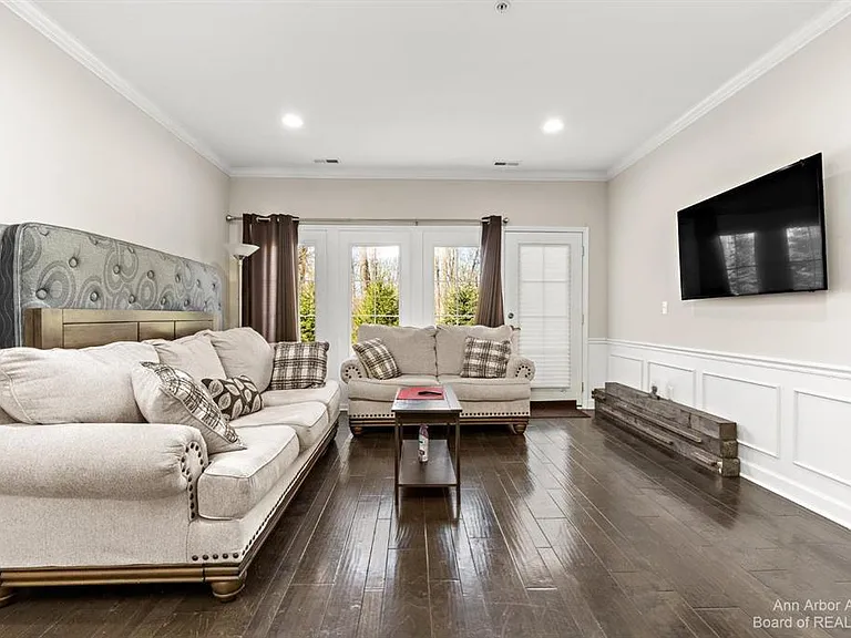 5570 Arbor Chase Dr — Photo 13