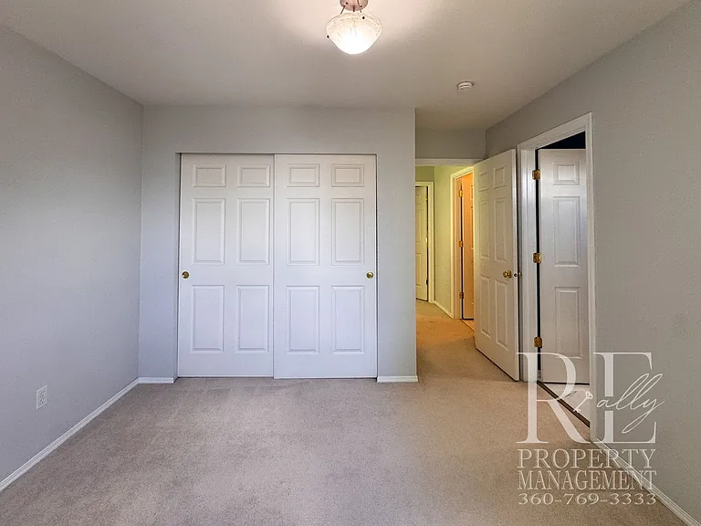 7070 Engine Ln NE — Photo 12