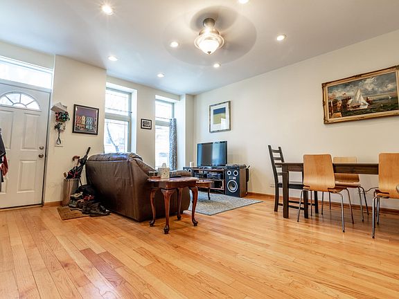 2nd image of 816 N Hermitage Ave APT 1F
