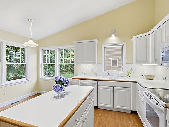 5th image of 111 Stow Rd #111
