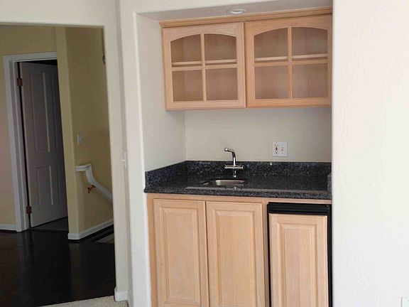 5th image of 658 Westridge Dr