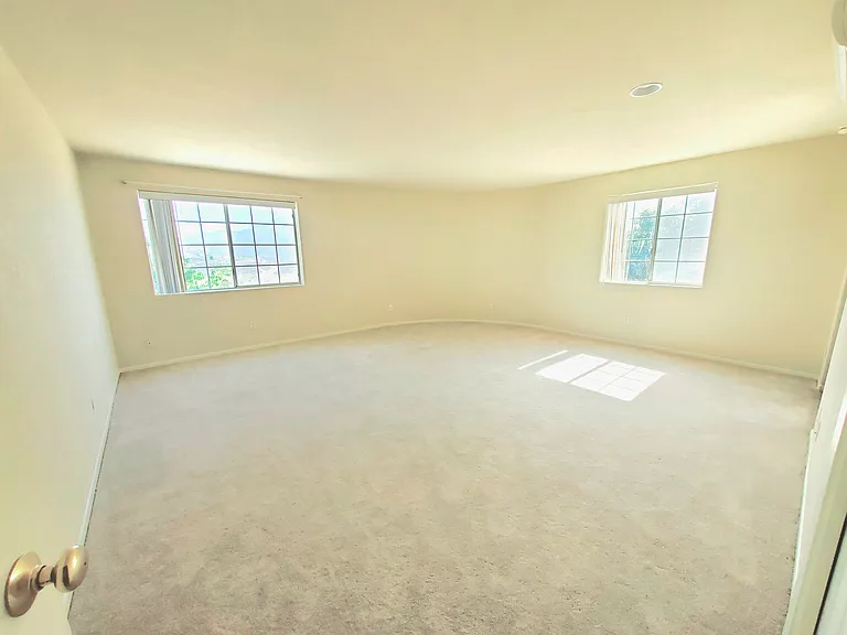 1217 Sangamon Ave #4 — Photo 9