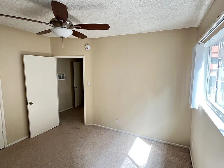 11746 Goshen Ave #7 — Photo 16