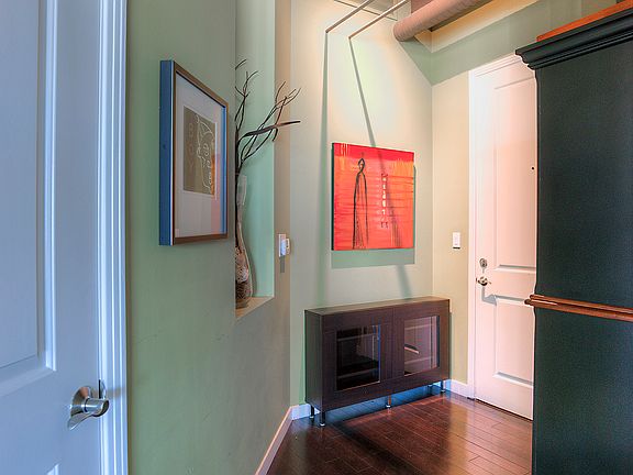 4th image of 1 E Lexington Ave Unit 1404