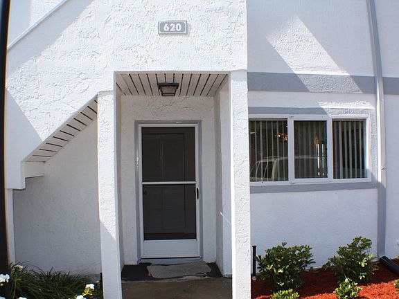 3rd image of 620 Beach Park Ln
