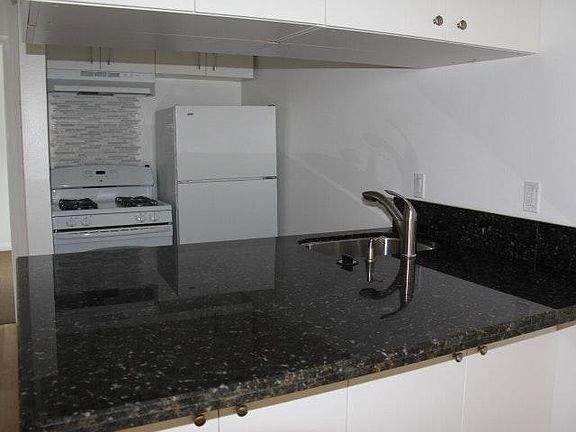 2nd image of 1520 W Carson St APT 214