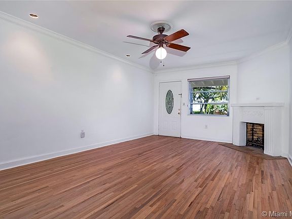 3rd image of 536 Almeria Ave #0