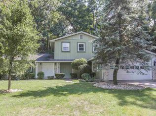 937 Deepwood Dr, Mishawaka, IN