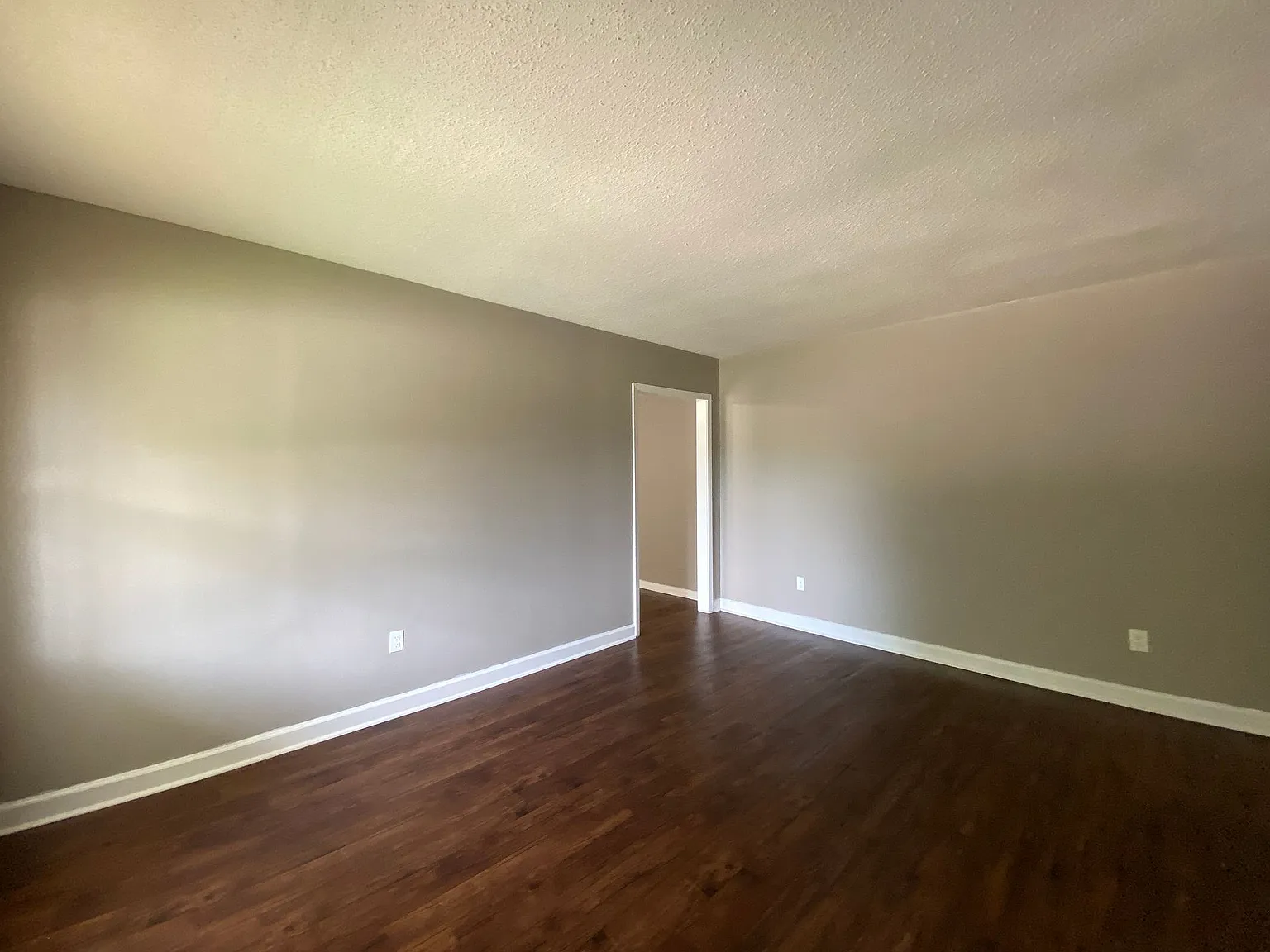 1356 S White Station Rd — Photo 3