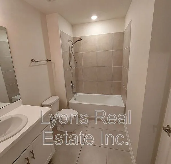 326 SW 24th Pl — Photo 16