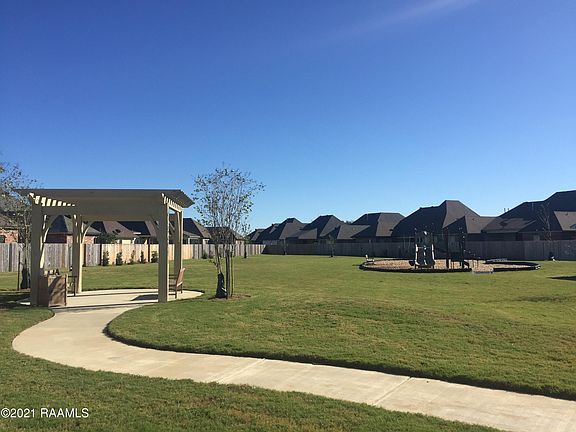 4th image of 207 Monterey Dr
