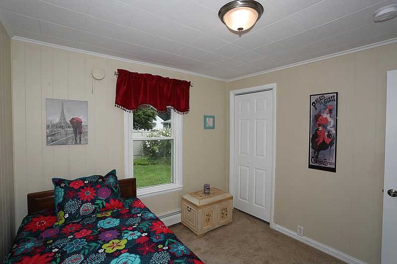 4th image of 274 3RD AV