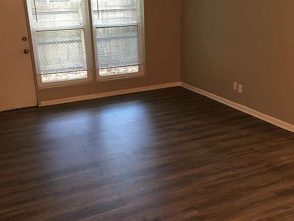 3rd image of 3307 Mayflower St #2