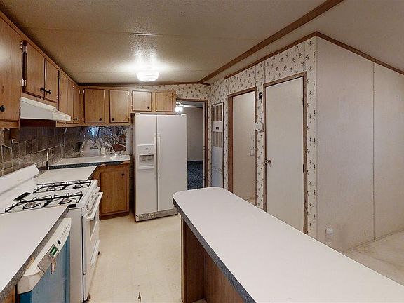 3rd image of 720 N Avenue O