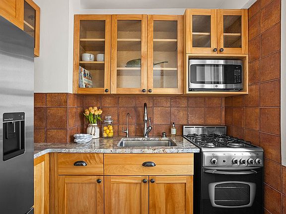 5th image of 446 E 86th St APT 11C