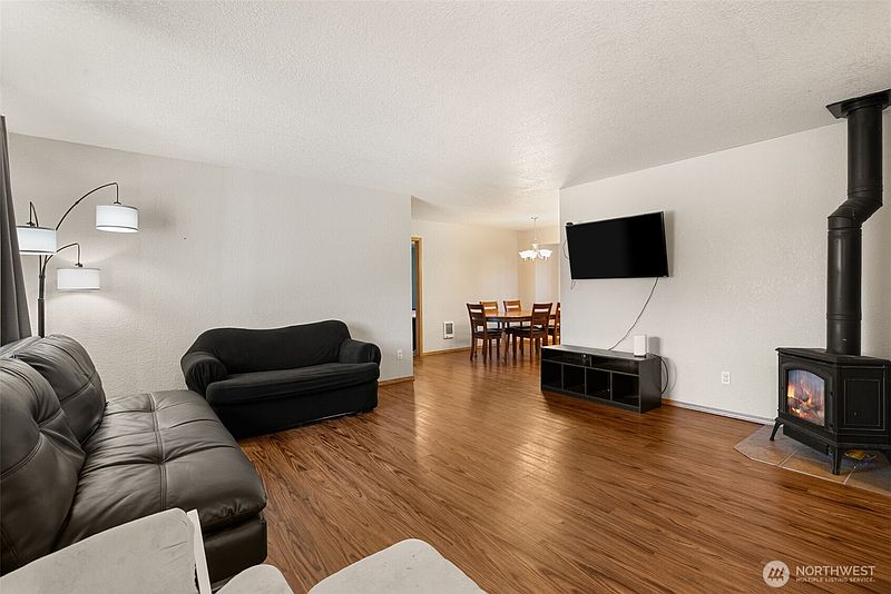 3rd image of 2211 Washington Street