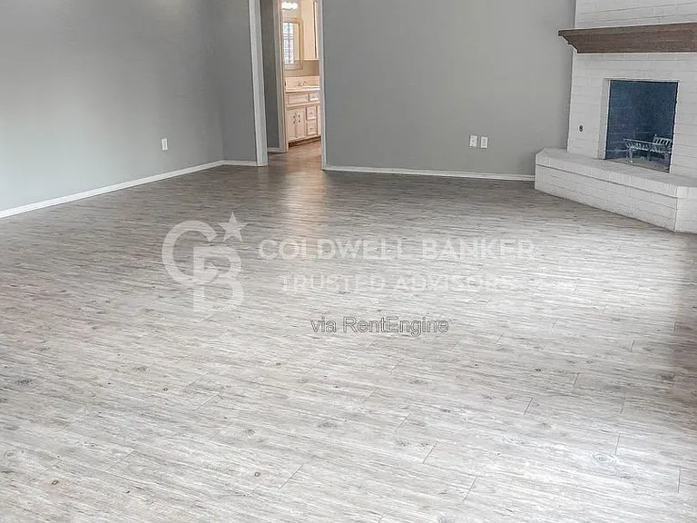 2609 74th Pl — Photo 3