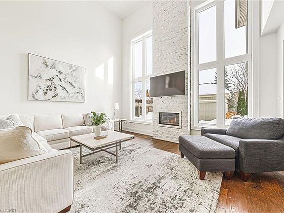 2nd image of 958 Irish Moss Rd