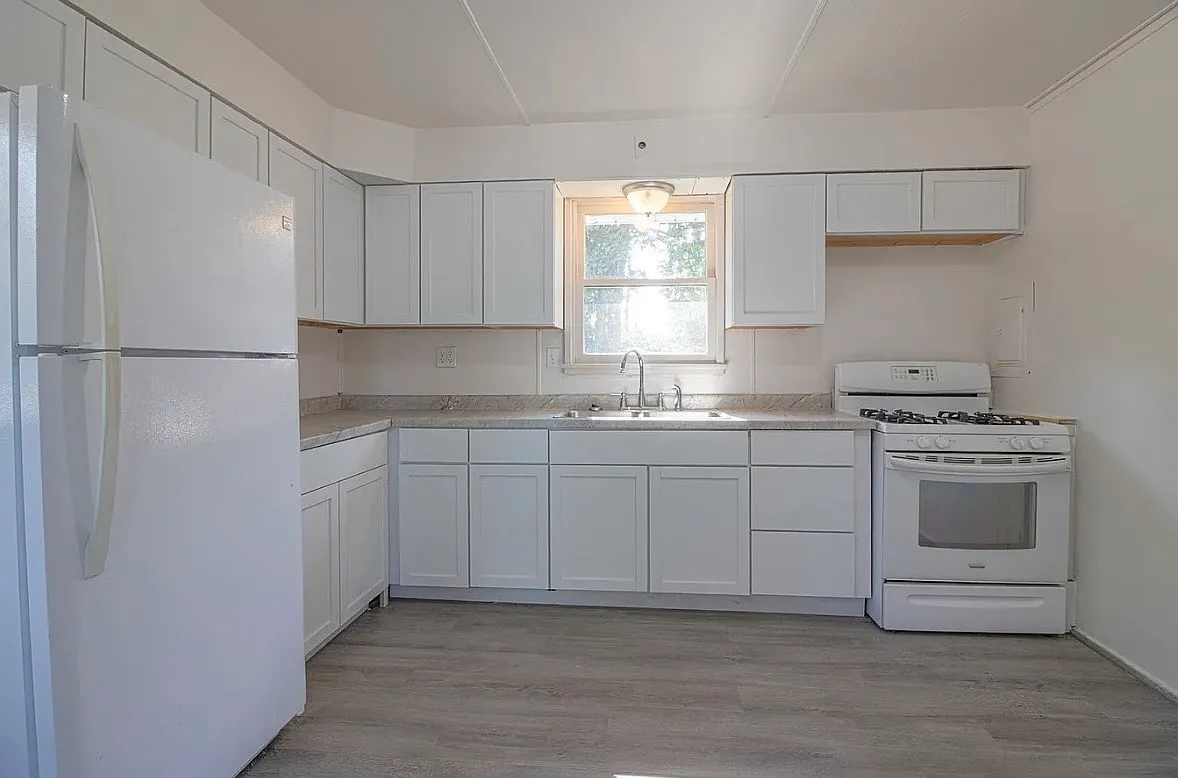 2 bed, 900 sqft, $1,499 — Photo 4