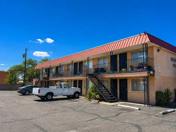 613 Mesilla St SE, Albuquerque, NM 87108
