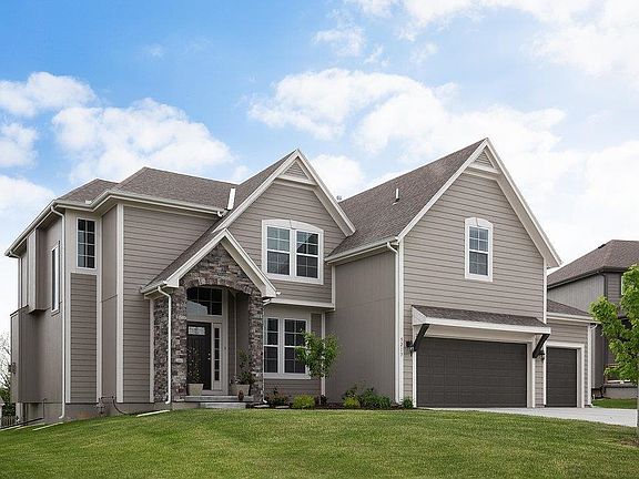 2nd image of 5213 Meadowsweet Ln