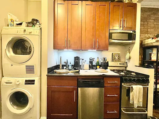 Rented by Century 21 Premier  | media 12