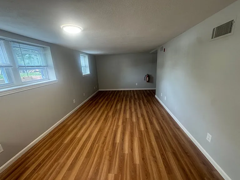 72 Cabot St — Photo 11