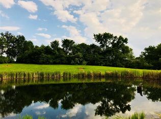 2205 Old Farm Rd, Millstadt, IL 62260