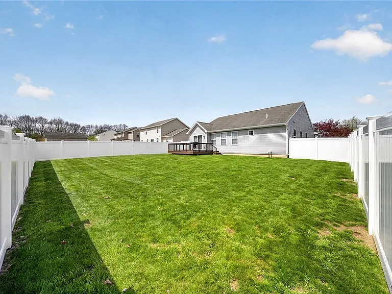 5472 Alfreton Dr — Photo 6