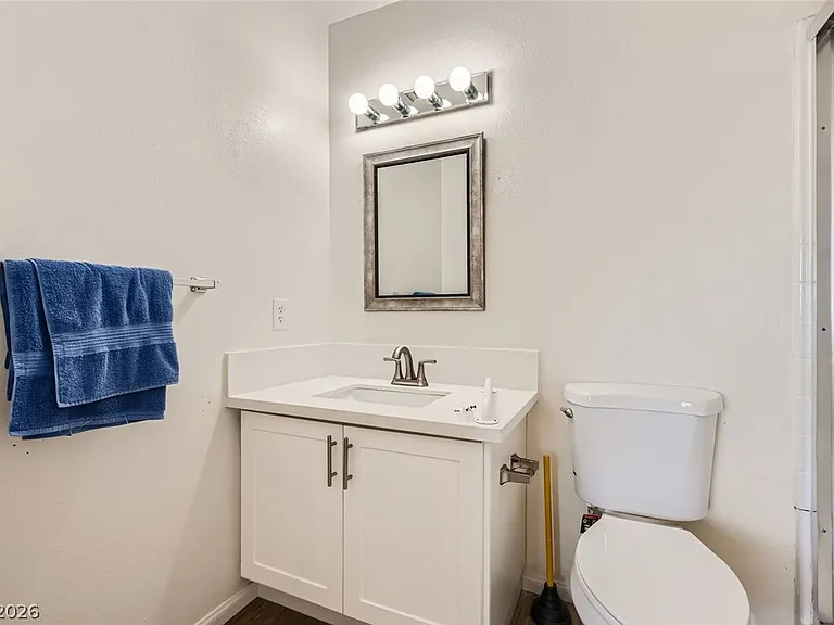 2422 La Luna Dr — Photo 8