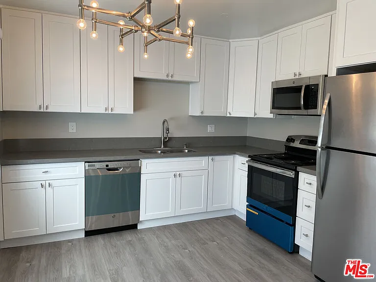 1830 Federal Ave — Photo 6