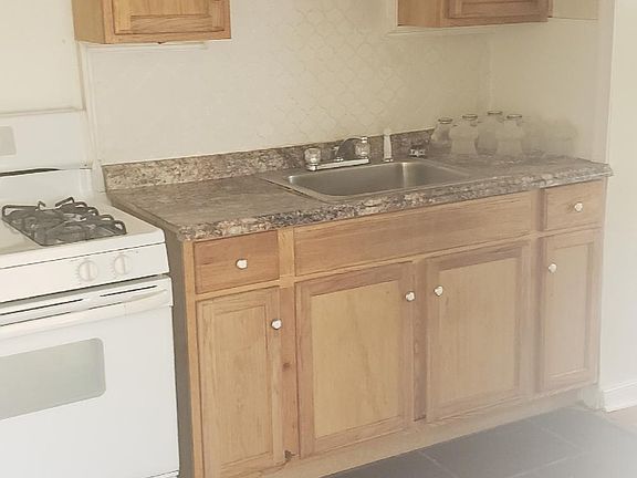 3rd image of 1501 Carter St