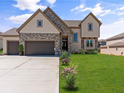 4540 NE Sherwood Dr, Lees Summit, MO, 64064