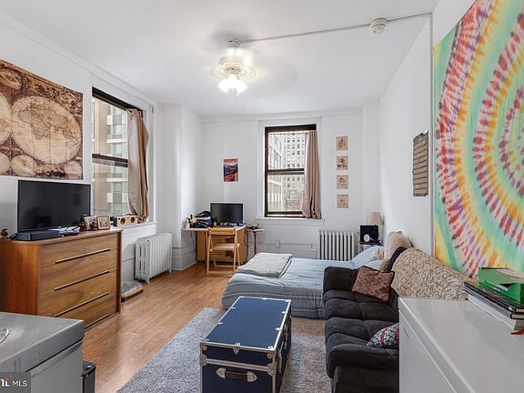 3rd image of 1324 Locust St APT 712