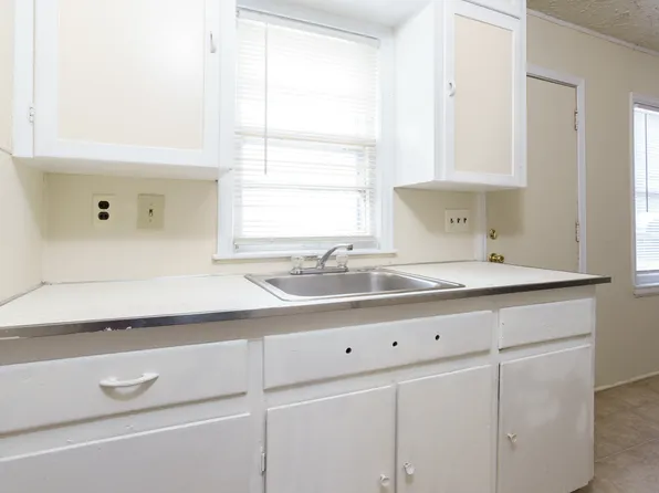 918 S Hiram St #1, Wichita, KS 67213